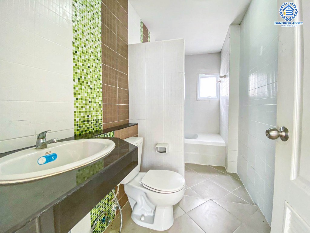 *****บ้านเดี่ยวมือสอง โครงการ สินธานีแกรนด์วิลล์ รังสิต-นครนายก หลังมุม เนื้อที่ 54 ตร.ว. ฟังก์ชัน 4 ห้องนอน 2 ห้องน้ำ 2 ที่จอดรถ บ้านสภาพดีเยี่ยม พื้นที่ใช้สอยกว้าง โครงการตั้งบนทำเลเดินทางสะดวก เชื่อมต่อถนนรังสิต-นครนายก ถนนพหลโยธิน-ลำลูกกา ถนนวงแหวนรอบนอก