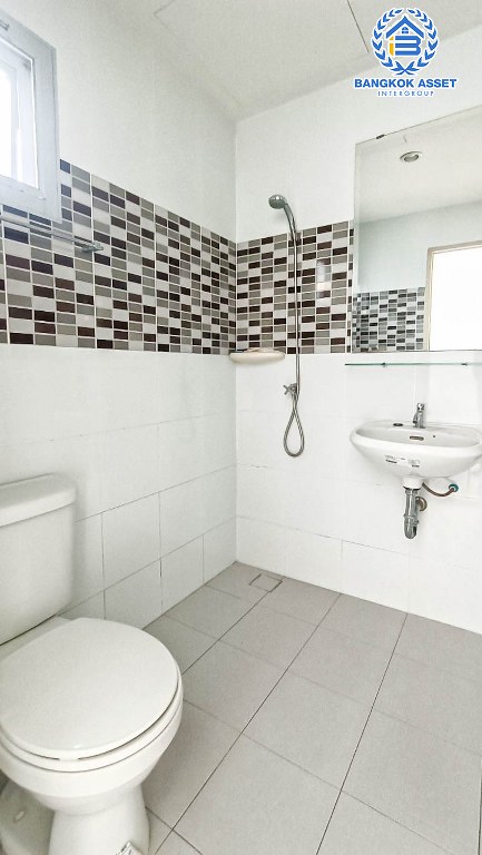 *****ทาวน์เฮ้าส์มือสอง โครงการ โนโว วิลล์ วงแหวน-บางใหญ่ หลังมุม เนื้อที่ 28.50 ตร.ว. ฟังก์ชัน 3 ห้องนอน 2 ห้องน้ำ ภายในเหมือนใหม่ พร้อมเข้าอยู่ได้ทันที บนทำเลเดนทางสะดวก เชื่อมต่อถนนสะพานนนทบุรี-บางบัวทอง(345) ถนนกาญจนาภิเษก ถนนราชพฤกษ์ ใกล้ห้างสรรพสินค้าเซ็นทรัล เวสต์เกต