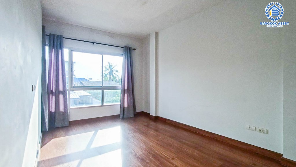 *****ทาวน์เฮ้าส์มือสอง โครงการ โนโว วิลล์ วงแหวน-บางใหญ่ หลังมุม เนื้อที่ 28.50 ตร.ว. ฟังก์ชัน 3 ห้องนอน 2 ห้องน้ำ ภายในเหมือนใหม่ พร้อมเข้าอยู่ได้ทันที บนทำเลเดนทางสะดวก เชื่อมต่อถนนสะพานนนทบุรี-บางบัวทอง(345) ถนนกาญจนาภิเษก ถนนราชพฤกษ์ ใกล้ห้างสรรพสินค้าเซ็นทรัล เวสต์เกต