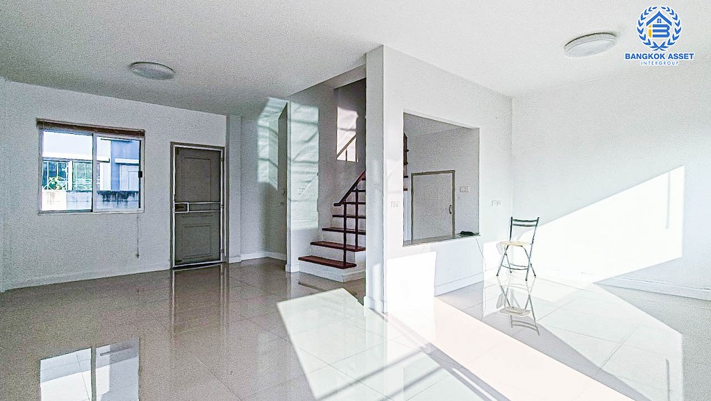 *****ทาวน์เฮ้าส์มือสอง โครงการ โนโว วิลล์ วงแหวน-บางใหญ่ หลังมุม เนื้อที่ 28.50 ตร.ว. ฟังก์ชัน 3 ห้องนอน 2 ห้องน้ำ ภายในเหมือนใหม่ พร้อมเข้าอยู่ได้ทันที บนทำเลเดนทางสะดวก เชื่อมต่อถนนสะพานนนทบุรี-บางบัวทอง(345) ถนนกาญจนาภิเษก ถนนราชพฤกษ์ ใกล้ห้างสรรพสินค้าเซ็นทรัล เวสต์เกต