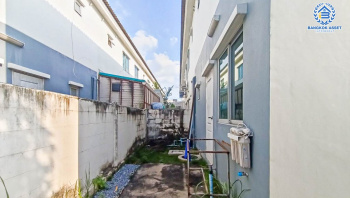 *****ทาวน์เฮ้าส์มือสอง โครงการ โนโว วิลล์ วงแหวน-บางใหญ่ หลังมุม เนื้อที่ 28.50 ตร.ว. ฟังก์ชัน 3 ห้องนอน 2 ห้องน้ำ ภายในเหมือนใหม่ พร้อมเข้าอยู่ได้ทันที บนทำเลเดนทางสะดวก เชื่อมต่อถนนสะพานนนทบุรี-บางบัวทอง(345) ถนนกาญจนาภิเษก ถนนราชพฤกษ์ ใกล้ห้างสรรพสินค้าเซ็นทรัล เวสต์เกต