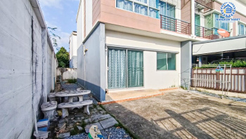 *****ทาวน์เฮ้าส์มือสอง โครงการ โนโว วิลล์ วงแหวน-บางใหญ่ หลังมุม เนื้อที่ 28.50 ตร.ว. ฟังก์ชัน 3 ห้องนอน 2 ห้องน้ำ ภายในเหมือนใหม่ พร้อมเข้าอยู่ได้ทันที บนทำเลเดนทางสะดวก เชื่อมต่อถนนสะพานนนทบุรี-บางบัวทอง(345) ถนนกาญจนาภิเษก ถนนราชพฤกษ์ ใกล้ห้างสรรพสินค้าเซ็นทรัล เวสต์เกต