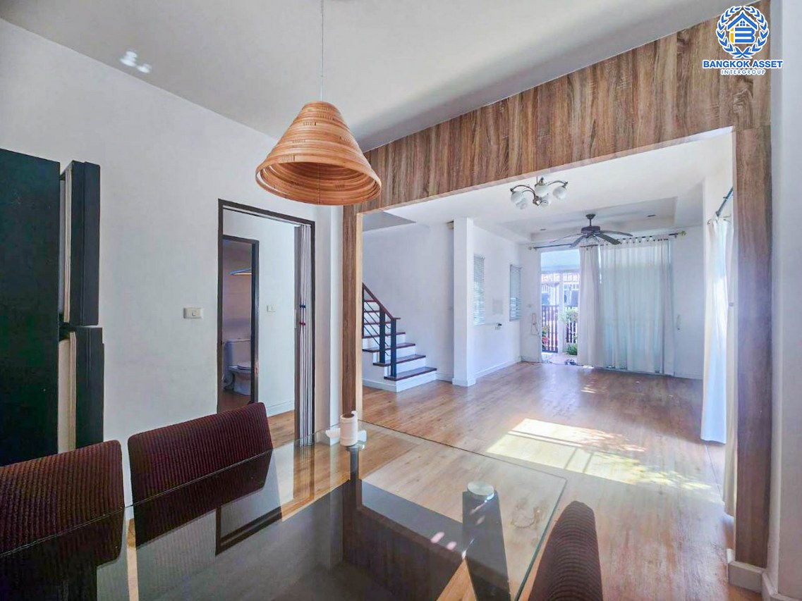 *****ทาวน์เฮ้าส์มือสองนนทบุรี โครงการ เปี่ยมสุข บางกรวย-ไทรน้อย หลังมุม! เนื้อที่กว้างเกือบ 27 ตร.ว. ฟังก์ชัน 3 ห้องนอน 2 ห้องน้ำ 1 ที่จอดรถ แถมฟรี! 2 เครื่องปรับอากาศ บนทำเลแห่งการเดินทาง เชื่อมต่อถนนราชพฤกษ์, ถนนรัตนาธิเบศร์ ใกล้รถไฟฟ้าสายสีม่วง "สถานีบางพลู" จองด่วน