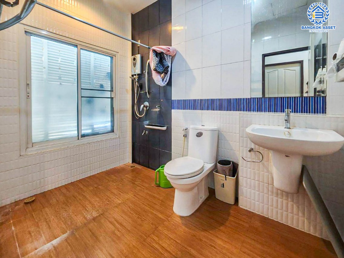 *****ทาวน์เฮ้าส์มือสองนนทบุรี โครงการ เปี่ยมสุข บางกรวย-ไทรน้อย หลังมุม! เนื้อที่กว้างเกือบ 27 ตร.ว. ฟังก์ชัน 3 ห้องนอน 2 ห้องน้ำ 1 ที่จอดรถ แถมฟรี! 2 เครื่องปรับอากาศ บนทำเลแห่งการเดินทาง เชื่อมต่อถนนราชพฤกษ์, ถนนรัตนาธิเบศร์ ใกล้รถไฟฟ้าสายสีม่วง "สถานีบางพลู" จองด่วน