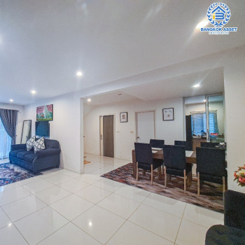 *****บ้านเดี่ยวมือสอง โครงการ ดีไลท์ รัตนาธิเบศร์-ท่าอิฐ หลังมุม เนื้อที่กว้าง 56.90  ตร.ว. ฟังก์ชัน 3 ห้องนอน 3 ห้องน้ำ 2 ที่จอดรถ บ้านเหมือนใหม่ เจ้าของเดิมดูแลอย่างดี โครงการบนทำเลเดินทางสะดวก เชื่อมต่อถนนรัตนาธิเบศร์  ใกล้รถไฟฟ้าสายสีม่วง "สถานีบางรักน้อยท่าอิฐ" และจุดขึ้นทางด่วน "ศรีรัช"