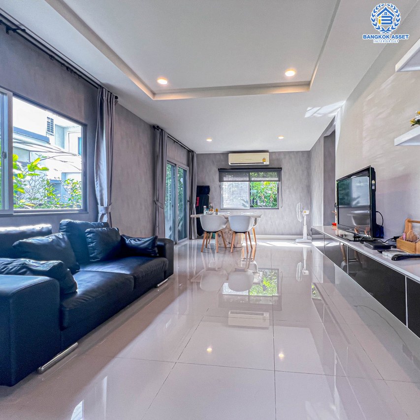 *****บ้านเดี่ยวมือสองนนทบุรี โครงการ เพอร์เฟคเพลส แจ้งวัฒนะ2 เนื้อที่กว้าง 50.8 ตร.ว. ฟังก์ชัน 3 ห้องนอน 2 ห้องน้ำ 2 ที่จอดรถ บ้านสภาพใหม่ แทบไม่เคยเข้าอยู่ บนทำเลแห่งการเดินทาง เชื่อมต่อถนนแจ้งวัฒนะ, ถนนชัยพฤกษ์, ถนนติวานนท์ และทางด่วน "ศรีสมาน" จองเลย!