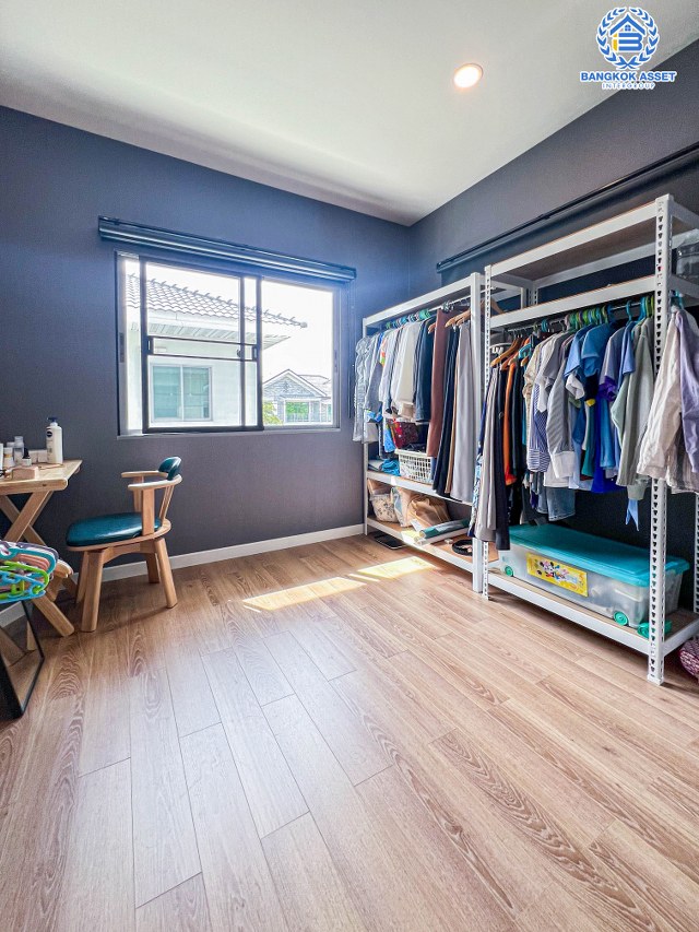 *****บ้านเดี่ยวมือสองนนทบุรี โครงการ เพอร์เฟคเพลส แจ้งวัฒนะ2 เนื้อที่กว้าง 50.8 ตร.ว. ฟังก์ชัน 3 ห้องนอน 2 ห้องน้ำ 2 ที่จอดรถ บ้านสภาพใหม่ แทบไม่เคยเข้าอยู่ บนทำเลแห่งการเดินทาง เชื่อมต่อถนนแจ้งวัฒนะ, ถนนชัยพฤกษ์, ถนนติวานนท์ และทางด่วน "ศรีสมาน" จองเลย!