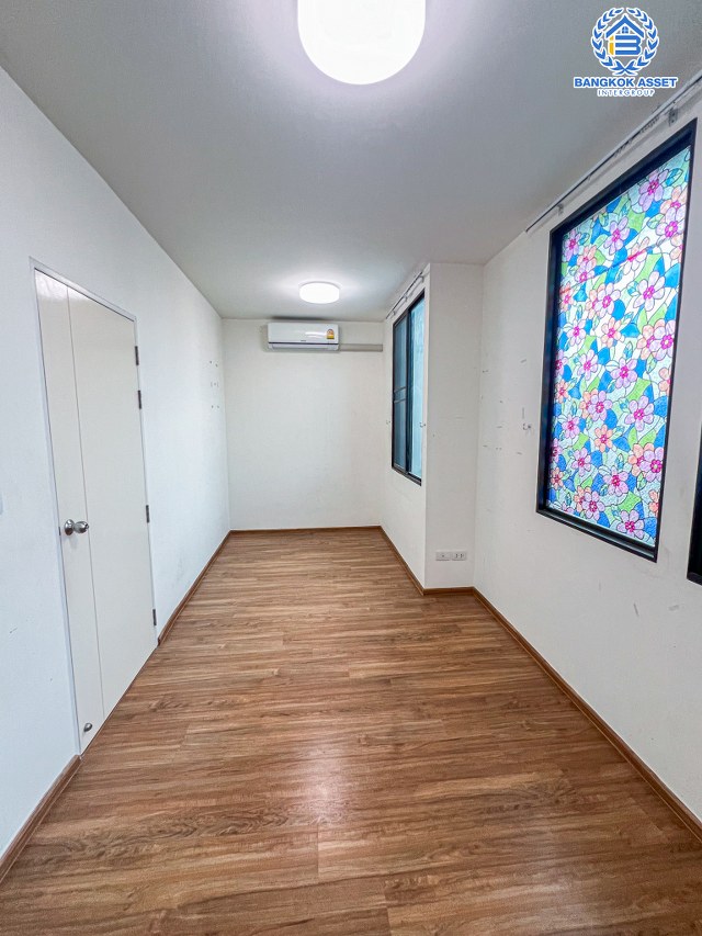 *****ทาวน์เฮ้าส์มือสองนนทบุรี โครงการ พลีโน่ ชัยพฤกษ์-แจ้งวัฒนะ หลังมุม! เนื้อที่เกือบ 18 ตร.ว. ฟังก์ชัน 3 ห้องนอน 2 ห้องน้ำ 2 ที่จอดรถ บ้านสภาพใหม่ ต่อเติมหลังคาโรงจอดรถ และครัวให้เรียบร้อยแล้ว บนทำเลดี เชื่อมต่อถนน 345, ถนนราชพฤกษ์ ใกล้จุดขึ้นทางด่วน "ศรีสมาน"