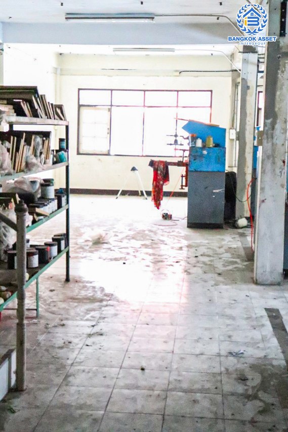 *****อาคารพาณิชย์มือสองกรุงเทพมหานคร ซอยเอกชัย76 เอกชัย เนื้อที่กว้าง 44 ตร.ว. ฟังก์ชัน 3 ห้องนอน 2 ห้องน้ำ 1 ที่จอดรถ ภายในสภาพดี บนทำเลแห่งการเดินทาง เชื่อมต่อถนนกาญจนาภิเษก, ถนนกัลปพฤกษ์, ถนนเอกชัย ใกล้ทางด่วน "กาญจนาภิเษก-พระราม2"