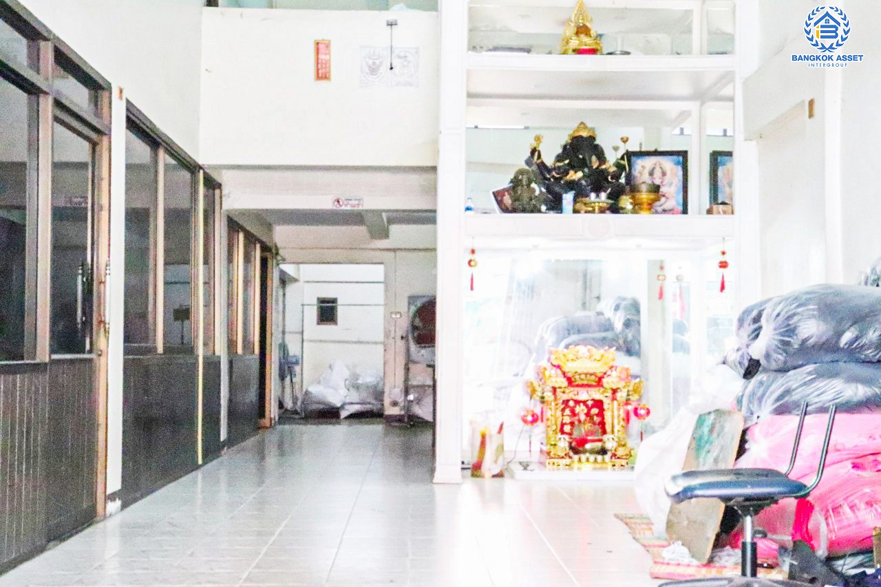 *****อาคารพาณิชย์มือสองกรุงเทพมหานคร ซอยเอกชัย76 เอกชัย เนื้อที่กว้าง 44 ตร.ว. ฟังก์ชัน 3 ห้องนอน 2 ห้องน้ำ 1 ที่จอดรถ ภายในสภาพดี บนทำเลแห่งการเดินทาง เชื่อมต่อถนนกาญจนาภิเษก, ถนนกัลปพฤกษ์, ถนนเอกชัย ใกล้ทางด่วน "กาญจนาภิเษก-พระราม2"