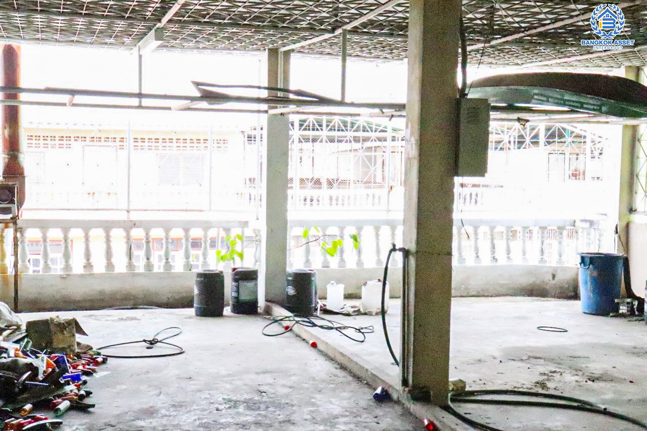 *****อาคารพาณิชย์มือสองกรุงเทพมหานคร ซอยเอกชัย76 เอกชัย เนื้อที่กว้าง 44 ตร.ว. ฟังก์ชัน 3 ห้องนอน 2 ห้องน้ำ 1 ที่จอดรถ ภายในสภาพดี บนทำเลแห่งการเดินทาง เชื่อมต่อถนนกาญจนาภิเษก, ถนนกัลปพฤกษ์, ถนนเอกชัย ใกล้ทางด่วน "กาญจนาภิเษก-พระราม2"