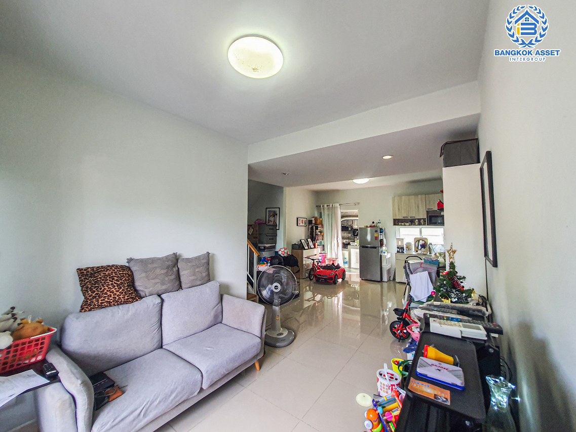 *****ทาวน์เฮ้าส์มือสองกรุงเทพมหานคร โครงการ อารียา เดอะคัลเลอร์ส เฟส4 วงแหวน-รามอินทรา เนื้อที่กว้าง 20.4 ตร.ว. ฟังก์ชัน 3 ห้องนอน 2 ห้องน้ำ 1 ที่จอดรถ บ้านต่อเติมครัว โครงการเงียบสงบ บนทำเลเดินทางสะดวก เชื่อมต่อถนนหทัยราษฎร์, ถนนพระยาสุเรนทร์ ใกล้รถไฟฟ้าสายสีชมพู "สถานีเศรษฐบุตรบำเพ็ญ"