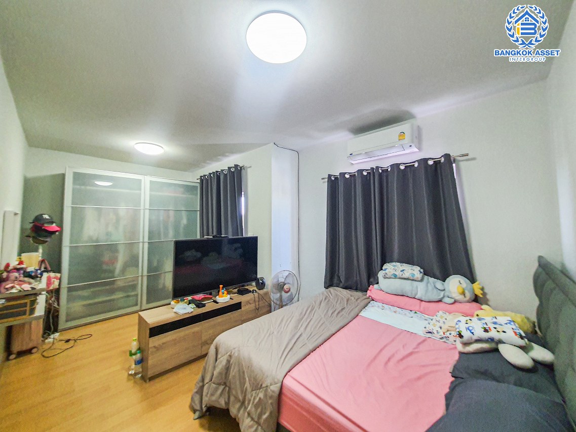 *****ทาวน์เฮ้าส์มือสองกรุงเทพมหานคร โครงการ อารียา เดอะคัลเลอร์ส เฟส4 วงแหวน-รามอินทรา เนื้อที่กว้าง 20.4 ตร.ว. ฟังก์ชัน 3 ห้องนอน 2 ห้องน้ำ 1 ที่จอดรถ บ้านต่อเติมครัว โครงการเงียบสงบ บนทำเลเดินทางสะดวก เชื่อมต่อถนนหทัยราษฎร์, ถนนพระยาสุเรนทร์ ใกล้รถไฟฟ้าสายสีชมพู "สถานีเศรษฐบุตรบำเพ็ญ"