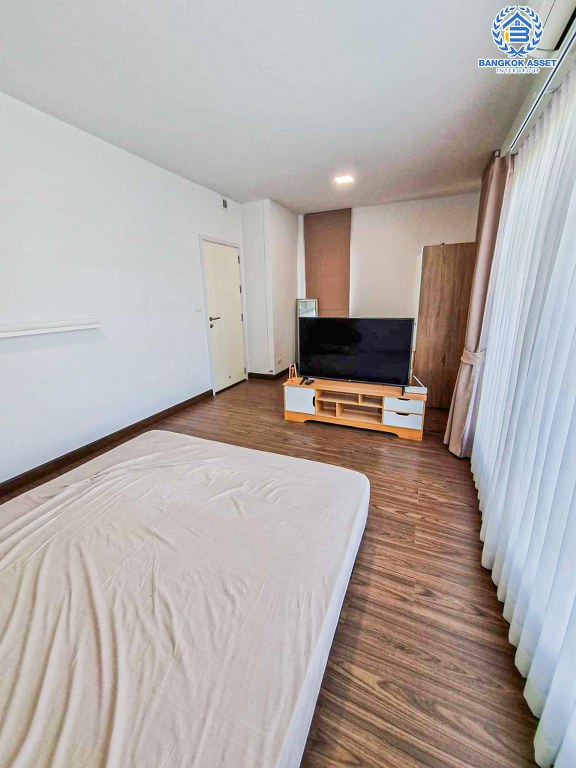 *****บ้านแฝดมือสอง โครงการ เดอะคอนเนค44 กาญจนาภิเษก-กันตนา เนื้อที่ 40.30 ตร.ว. ฟังก์ชัน 3 ห้องนอน 2 ห้องน้ำ 2 ที่จอดรถ บ้านสภาพดีเยี่ยม พร้อมเข้าอยู่ บนทำเลดี เชื่อมต่อถนนบางใหญ่-บางคูลัด ถนนกาญจนาภิเษก ถนนพิชัยเขต ใกล้เซ็นทรัลเวสต์เกต และจุดขึ้นทางด่วน "ศรีรัช"...