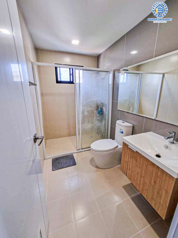 *****บ้านแฝดมือสอง โครงการ เดอะคอนเนค44 กาญจนาภิเษก-กันตนา เนื้อที่ 40.30 ตร.ว. ฟังก์ชัน 3 ห้องนอน 2 ห้องน้ำ 2 ที่จอดรถ บ้านสภาพดีเยี่ยม พร้อมเข้าอยู่ บนทำเลดี เชื่อมต่อถนนบางใหญ่-บางคูลัด ถนนกาญจนาภิเษก ถนนพิชัยเขต ใกล้เซ็นทรัลเวสต์เกต และจุดขึ้นทางด่วน "ศรีรัช"...