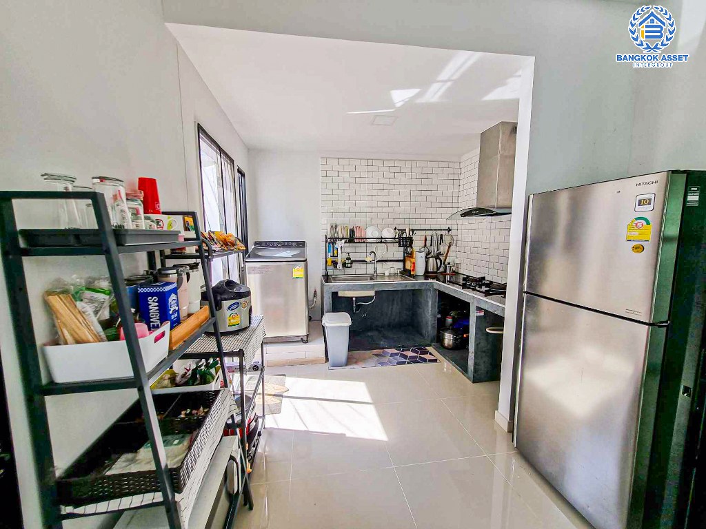 *****บ้านแฝดมือสอง โครงการ เดอะคอนเนค44 กาญจนาภิเษก-กันตนา เนื้อที่ 40.30 ตร.ว. ฟังก์ชัน 3 ห้องนอน 2 ห้องน้ำ 2 ที่จอดรถ บ้านสภาพดีเยี่ยม พร้อมเข้าอยู่ บนทำเลดี เชื่อมต่อถนนบางใหญ่-บางคูลัด ถนนกาญจนาภิเษก ถนนพิชัยเขต ใกล้เซ็นทรัลเวสต์เกต และจุดขึ้นทางด่วน "ศรีรัช"...