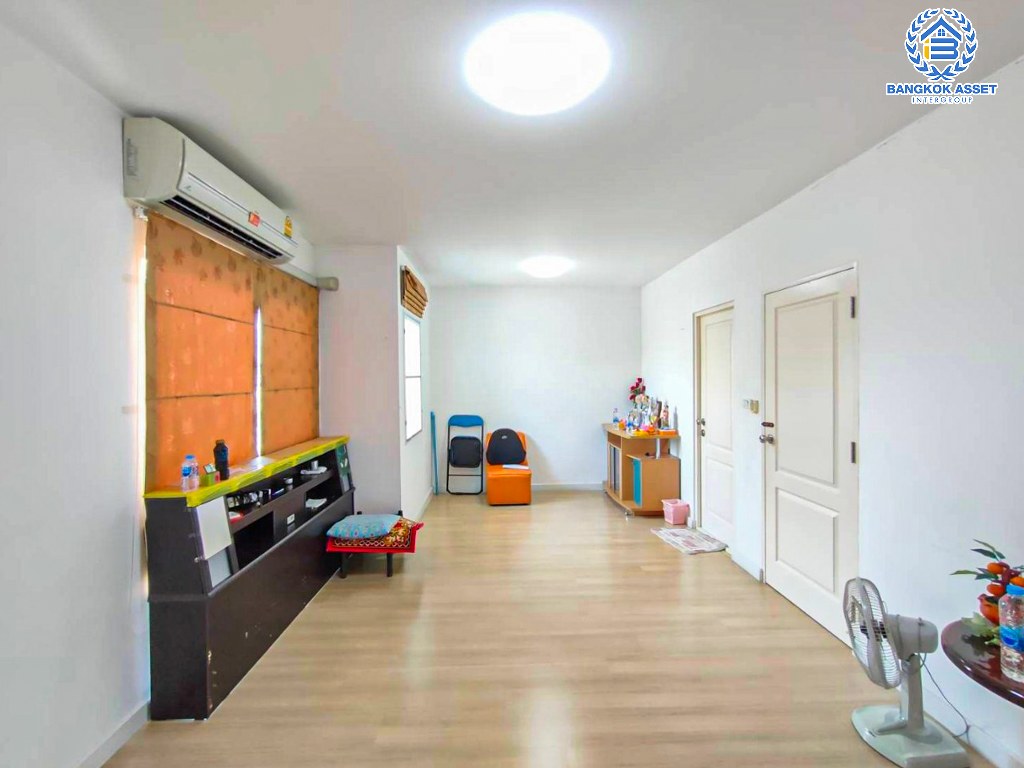 *****บ้านเดี่ยวมือสอง โครงการ อินนิซิโอ ปิ่นเกล้า-วงแหวน หลังมุม เนื้อที่กว้าง 62 ตร.ว. ฟังก์ชัน 4 ห้องนอน 2 ห้องน้ำ 2 ที่จอดรถ บ้านสภาพดีเยี่ยม พื้นที่ใช้สอยกว้าง บนทำเลเดินทางสะดวก เชื่อมต่อถนนนครอินทร์ ถนนบรมราชชนนี ใกล้รถไฟฟ้าสายสีม่วง "สถานีตลาดบางใหญ่" และจุดขึ้นทางด่วน "ศรีรัช"