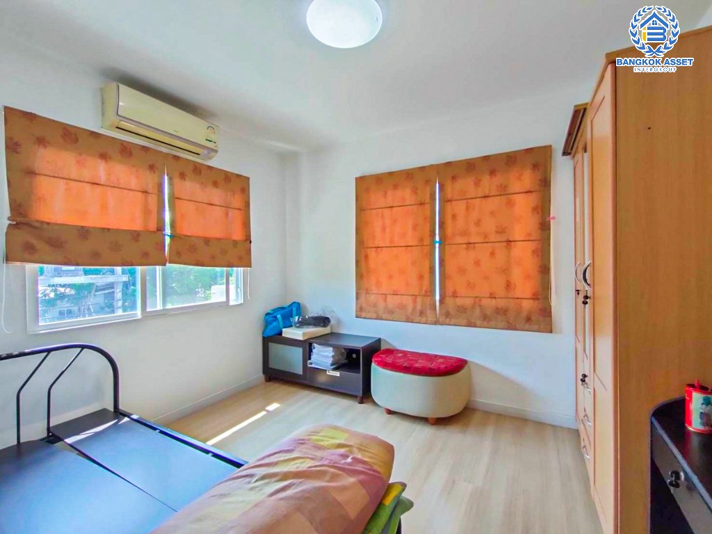 *****บ้านเดี่ยวมือสอง โครงการ อินนิซิโอ ปิ่นเกล้า-วงแหวน หลังมุม เนื้อที่กว้าง 62 ตร.ว. ฟังก์ชัน 4 ห้องนอน 2 ห้องน้ำ 2 ที่จอดรถ บ้านสภาพดีเยี่ยม พื้นที่ใช้สอยกว้าง บนทำเลเดินทางสะดวก เชื่อมต่อถนนนครอินทร์ ถนนบรมราชชนนี ใกล้รถไฟฟ้าสายสีม่วง "สถานีตลาดบางใหญ่" และจุดขึ้นทางด่วน "ศรีรัช"