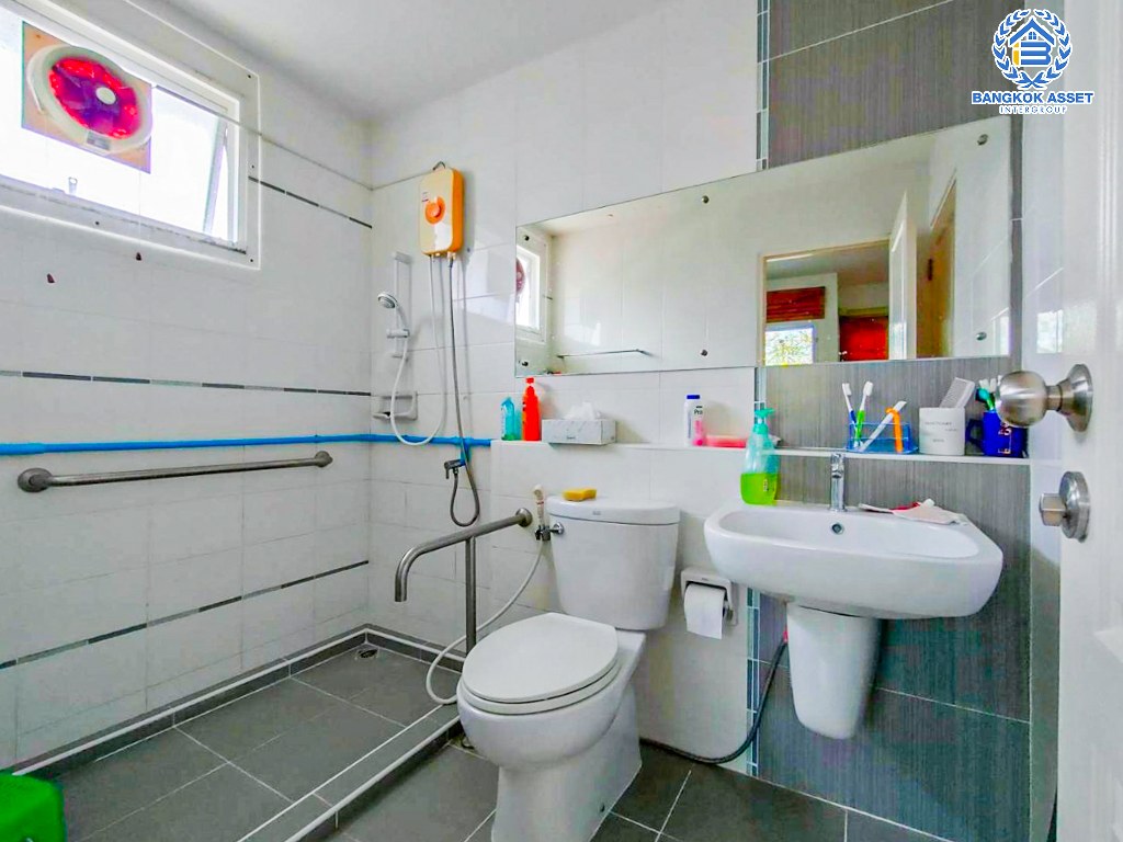 *****บ้านเดี่ยวมือสอง โครงการ อินนิซิโอ ปิ่นเกล้า-วงแหวน หลังมุม เนื้อที่กว้าง 62 ตร.ว. ฟังก์ชัน 4 ห้องนอน 2 ห้องน้ำ 2 ที่จอดรถ บ้านสภาพดีเยี่ยม พื้นที่ใช้สอยกว้าง บนทำเลเดินทางสะดวก เชื่อมต่อถนนนครอินทร์ ถนนบรมราชชนนี ใกล้รถไฟฟ้าสายสีม่วง "สถานีตลาดบางใหญ่" และจุดขึ้นทางด่วน "ศรีรัช"