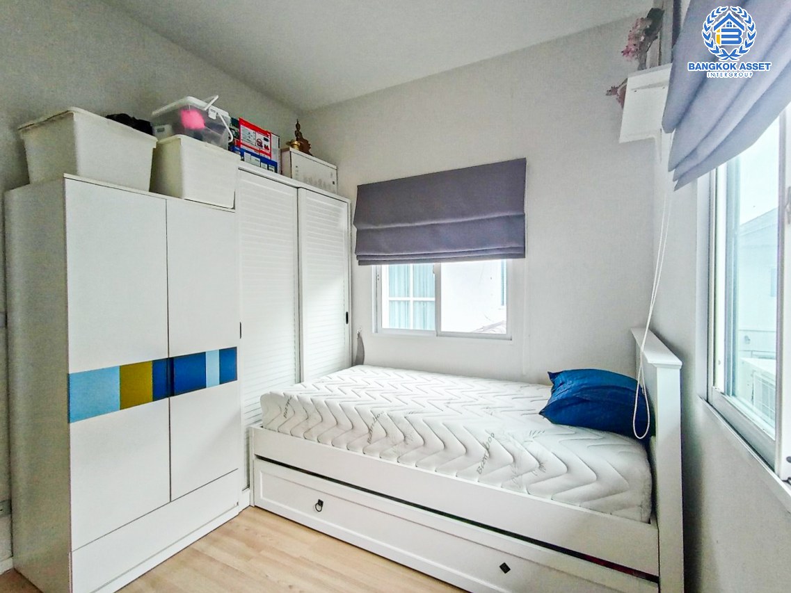 *****บ้านแฝดมือสองนนทบุรี โครงการ แกรนด์พลีโน่ รัตนาธิเบศร์ เนื้อที่กว้าง 36 ตร.ว. ฟังก์ชัน 4 ห้องนอน 2 ห้องน้ำ 2 ที่จอดรถ บ้านต่อเติมครบ ติดถนนเมน บนทำเลเดินทางสะดวก เชื่อมต่อถนนกาญจนาภิเษก, ถนนรัตนาธิเบศร์, ถนนราชพฤกษ์ ใกล้รถไฟฟ้าสายสีม่วง "สถานีบางพลู" ในราคาสุดคุ้ม!