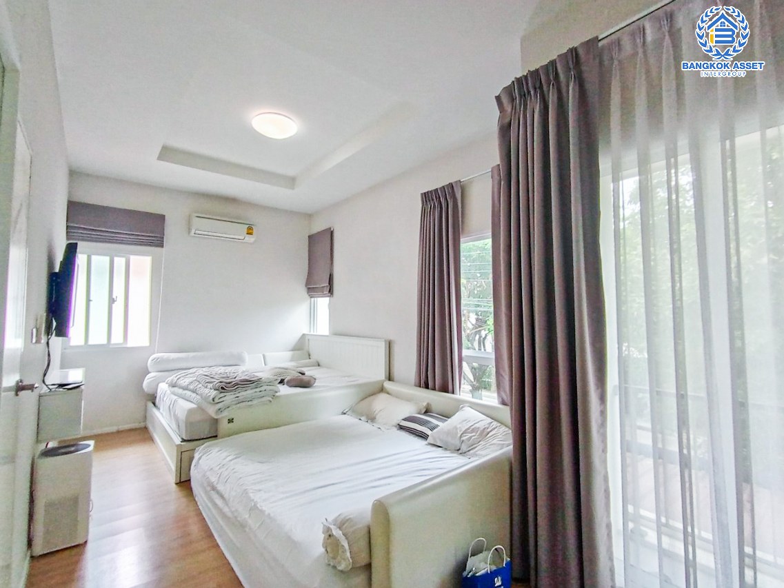 *****บ้านแฝดมือสองนนทบุรี โครงการ แกรนด์พลีโน่ รัตนาธิเบศร์ เนื้อที่กว้าง 36 ตร.ว. ฟังก์ชัน 4 ห้องนอน 2 ห้องน้ำ 2 ที่จอดรถ บ้านต่อเติมครบ ติดถนนเมน บนทำเลเดินทางสะดวก เชื่อมต่อถนนกาญจนาภิเษก, ถนนรัตนาธิเบศร์, ถนนราชพฤกษ์ ใกล้รถไฟฟ้าสายสีม่วง "สถานีบางพลู" ในราคาสุดคุ้ม!