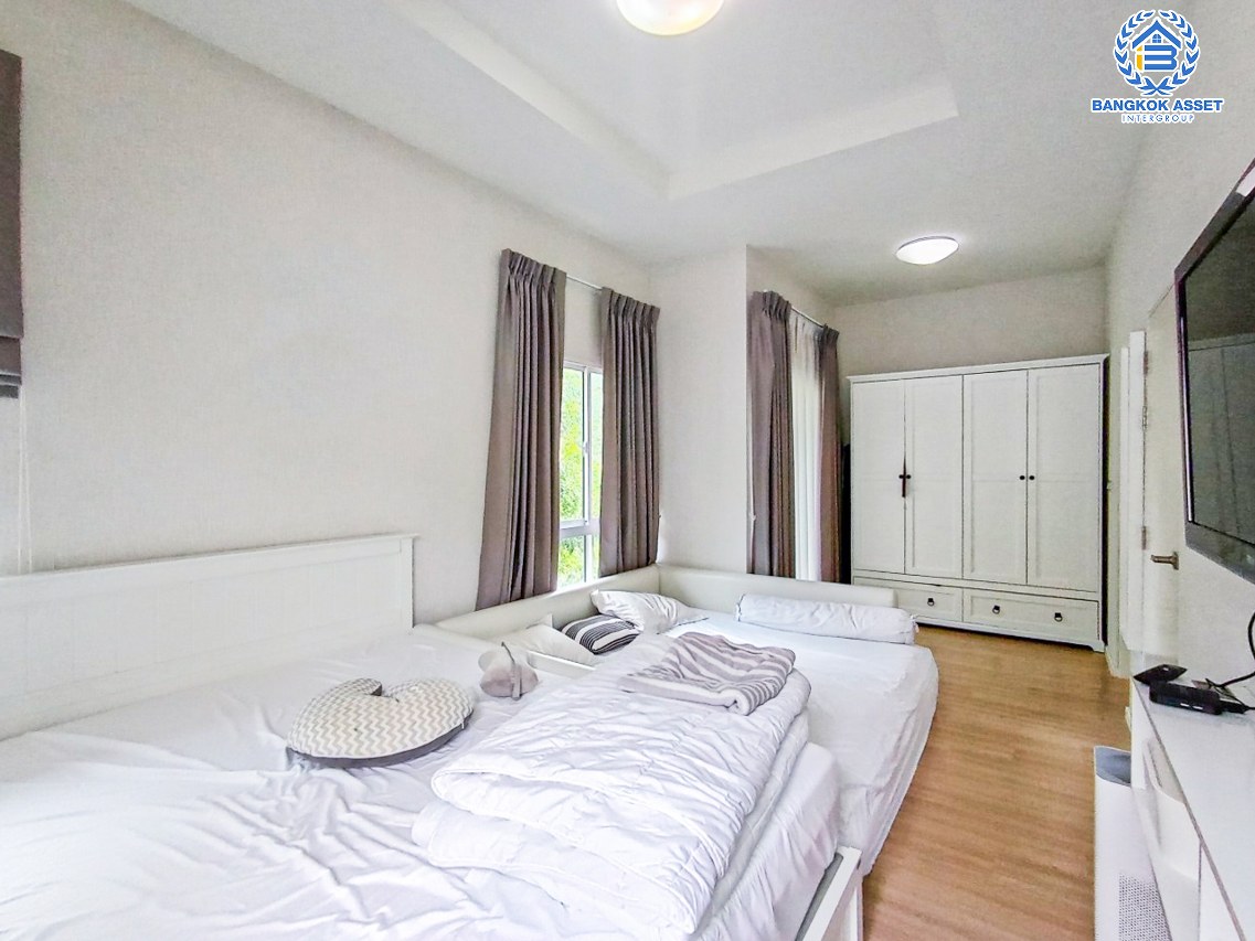 *****บ้านแฝดมือสองนนทบุรี โครงการ แกรนด์พลีโน่ รัตนาธิเบศร์ เนื้อที่กว้าง 36 ตร.ว. ฟังก์ชัน 4 ห้องนอน 2 ห้องน้ำ 2 ที่จอดรถ บ้านต่อเติมครบ ติดถนนเมน บนทำเลเดินทางสะดวก เชื่อมต่อถนนกาญจนาภิเษก, ถนนรัตนาธิเบศร์, ถนนราชพฤกษ์ ใกล้รถไฟฟ้าสายสีม่วง "สถานีบางพลู" ในราคาสุดคุ้ม!