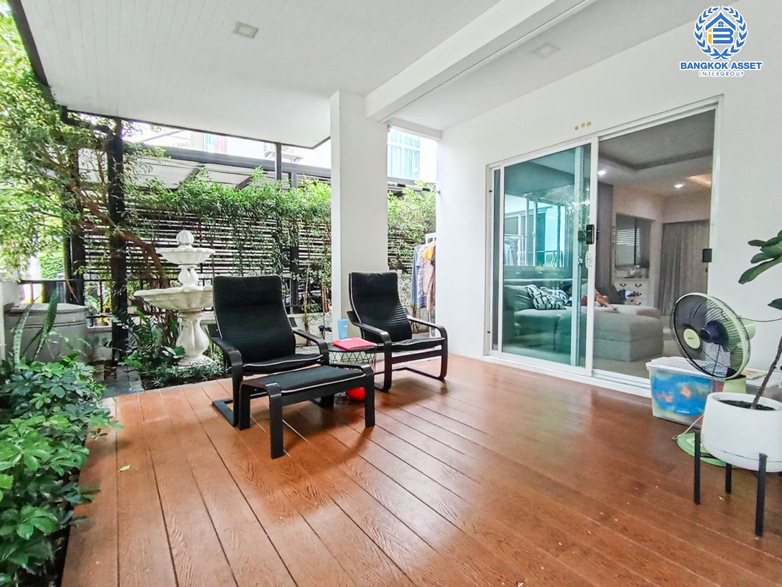 *****บ้านแฝดมือสองนนทบุรี โครงการ แกรนด์พลีโน่ รัตนาธิเบศร์ เนื้อที่กว้าง 36 ตร.ว. ฟังก์ชัน 4 ห้องนอน 2 ห้องน้ำ 2 ที่จอดรถ บ้านต่อเติมครบ ติดถนนเมน บนทำเลเดินทางสะดวก เชื่อมต่อถนนกาญจนาภิเษก, ถนนรัตนาธิเบศร์, ถนนราชพฤกษ์ ใกล้รถไฟฟ้าสายสีม่วง "สถานีบางพลู" ในราคาสุดคุ้ม!