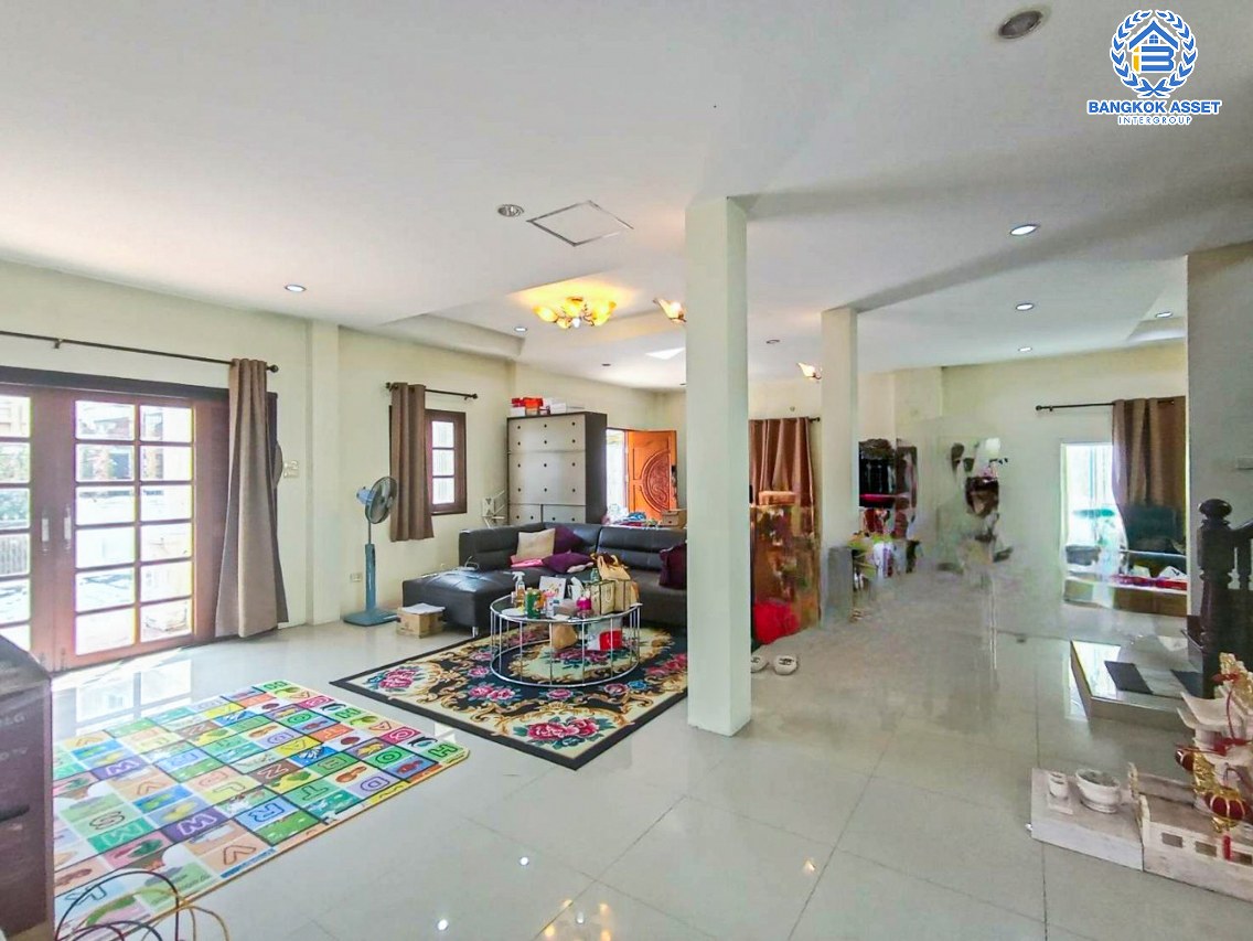 *****บ้านเดี่ยวมือสองกรุงเทพมหานคร โครงการ เอเวอร์กรีน ซิตี้ กาญจนาภิเษก หลังมุม เนื้อที่กว้างมากถึง 88 ตร.ว. ฟังก์ชัน 3 ห้องนอน 3 ห้องน้ำ 2 ที่จอดรถ บ้านสภาพดี บนทำเลใกล้รถไฟฟ้าน้ำเงิน "สถานีหลักสอง" และจุดขึ้นทางด่วน "ศรีรัช" ในราคาสุดพิเศษ จองเลย