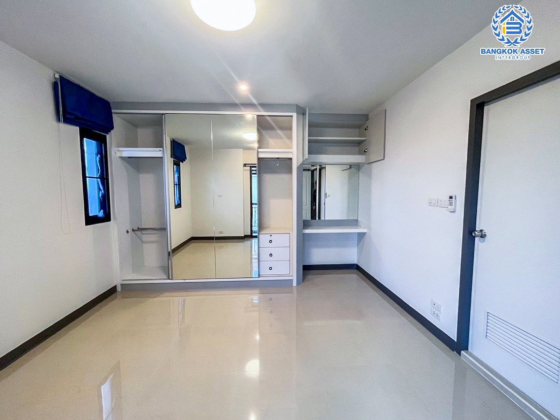 *****คอนโดมิเนียมมือสองกรุงเทพมหานคร โครงการ นนทารมย์ คอนโดปาร์ค ชัยพฤกษ์ ห้องมุม! เนื้อที่กว้าง 42.46 ตร.ม. ฟังก์ชัน 1 ห้องนอน 1 ห้องน้ำ 1 ที่จอดรถ คอนโดพร้อมเข้าอยู่ บนทำเลเดินทางสะดวก เชื่อมต่อถนนราชพฤกษ์, ถนนบรมราชชนนี ใกล้รถไฟฟ้าสายสีน้ำเงิน "สถานีบางขุนนนท์"