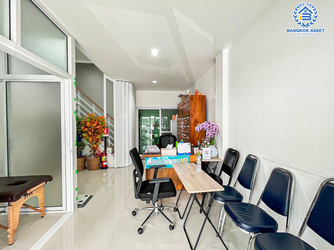 *****ทาวน์โฮม 3 ชั้นมือสองนนทบุรี หมู่บ้าน ภูมิธารา กาญจนาภิเษก-บางบัวทอง เนื้อที่ 18.41 ตร.ว. ฟังก์ชัน 3 ห้องนอน 2 ห้องน้ำ 2 ที่จอดรถ บ้านที่ตอบโจทย์เทรนด์ Work from Home บนทำเลแห่งการเดินทาง เชื่อมต่อ ถนนบ้านกล้วย-ไทรน้อย, ถนนกาญจนาภิเษก จองเลย!