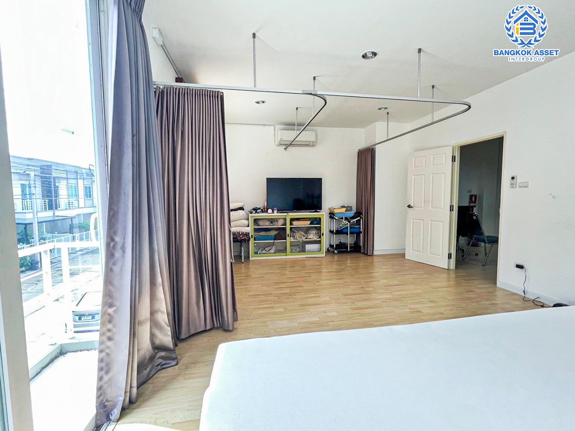 *****ทาวน์โฮม 3 ชั้นมือสองนนทบุรี หมู่บ้าน ภูมิธารา กาญจนาภิเษก-บางบัวทอง เนื้อที่ 18.41 ตร.ว. ฟังก์ชัน 3 ห้องนอน 2 ห้องน้ำ 2 ที่จอดรถ บ้านที่ตอบโจทย์เทรนด์ Work from Home บนทำเลแห่งการเดินทาง เชื่อมต่อ ถนนบ้านกล้วย-ไทรน้อย, ถนนกาญจนาภิเษก จองเลย!