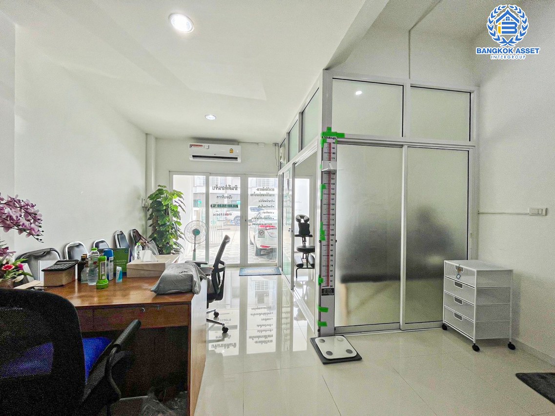 *****ทาวน์โฮม 3 ชั้นมือสองนนทบุรี หมู่บ้าน ภูมิธารา กาญจนาภิเษก-บางบัวทอง เนื้อที่ 18.41 ตร.ว. ฟังก์ชัน 3 ห้องนอน 2 ห้องน้ำ 2 ที่จอดรถ บ้านที่ตอบโจทย์เทรนด์ Work from Home บนทำเลแห่งการเดินทาง เชื่อมต่อ ถนนบ้านกล้วย-ไทรน้อย, ถนนกาญจนาภิเษก จองเลย!