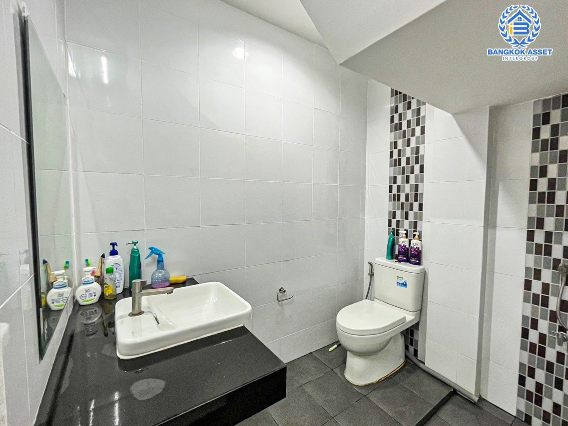 *****ทาวน์โฮม 3 ชั้นมือสองนนทบุรี หมู่บ้าน ภูมิธารา กาญจนาภิเษก-บางบัวทอง เนื้อที่ 18.41 ตร.ว. ฟังก์ชัน 3 ห้องนอน 2 ห้องน้ำ 2 ที่จอดรถ บ้านที่ตอบโจทย์เทรนด์ Work from Home บนทำเลแห่งการเดินทาง เชื่อมต่อ ถนนบ้านกล้วย-ไทรน้อย, ถนนกาญจนาภิเษก จองเลย!