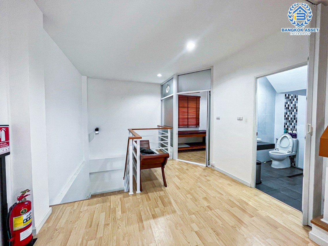 *****ทาวน์โฮม 3 ชั้นมือสองนนทบุรี หมู่บ้าน ภูมิธารา กาญจนาภิเษก-บางบัวทอง เนื้อที่ 18.41 ตร.ว. ฟังก์ชัน 3 ห้องนอน 2 ห้องน้ำ 2 ที่จอดรถ บ้านที่ตอบโจทย์เทรนด์ Work from Home บนทำเลแห่งการเดินทาง เชื่อมต่อ ถนนบ้านกล้วย-ไทรน้อย, ถนนกาญจนาภิเษก จองเลย!