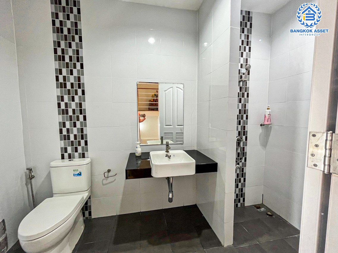 *****ทาวน์โฮม 3 ชั้นมือสองนนทบุรี หมู่บ้าน ภูมิธารา กาญจนาภิเษก-บางบัวทอง เนื้อที่ 18.41 ตร.ว. ฟังก์ชัน 3 ห้องนอน 2 ห้องน้ำ 2 ที่จอดรถ บ้านที่ตอบโจทย์เทรนด์ Work from Home บนทำเลแห่งการเดินทาง เชื่อมต่อ ถนนบ้านกล้วย-ไทรน้อย, ถนนกาญจนาภิเษก จองเลย!