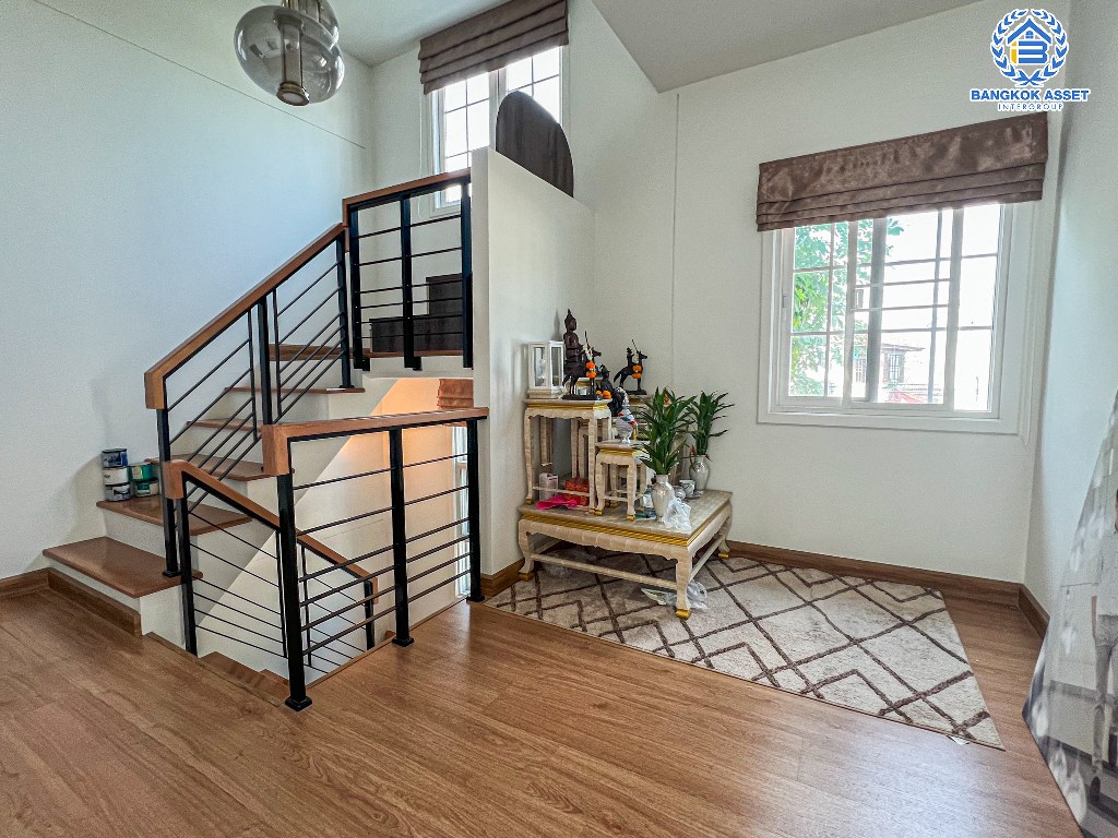 *****บ้านแฝดมือสอง โครงการ โกลเด้น นีโอ2 ลาดพร้าว-เกษตรนวมินทร์ เนื้อที่กว้าง 43.50 ตร.ว. ฟังก์ชัน 4 ห้องนอน 2 ห้องน้ำ 2 ที่จอดรถ บ้านสวยเหมือนใหม่ ตกแต่งหรูหราพร้อมอยู่ บนทำเลเดินทางสะดวก เชื่อมต่อถนนนวมินทร์ ถนนเสรีไทย ถนนกาญจนาภิเษก ใกล้จุดขึ้นทางด่วน "รามอินทรา-อาจณรงค์"