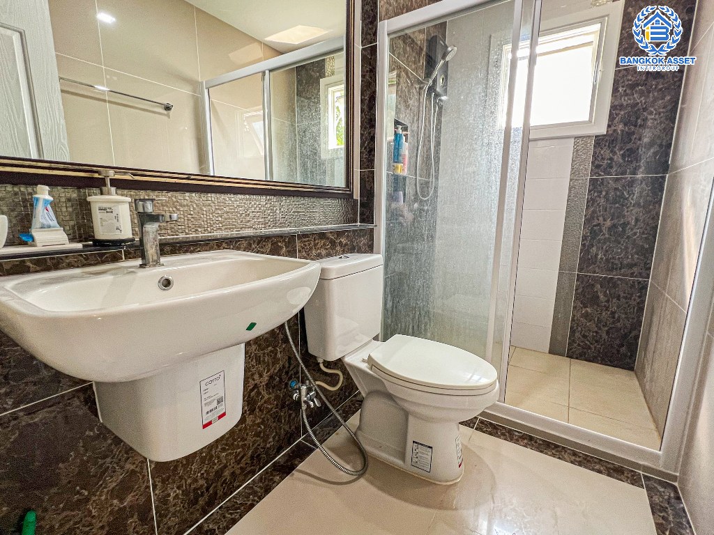 *****บ้านแฝดมือสอง โครงการ โกลเด้น นีโอ2 ลาดพร้าว-เกษตรนวมินทร์ เนื้อที่กว้าง 43.50 ตร.ว. ฟังก์ชัน 4 ห้องนอน 2 ห้องน้ำ 2 ที่จอดรถ บ้านสวยเหมือนใหม่ ตกแต่งหรูหราพร้อมอยู่ บนทำเลเดินทางสะดวก เชื่อมต่อถนนนวมินทร์ ถนนเสรีไทย ถนนกาญจนาภิเษก ใกล้จุดขึ้นทางด่วน "รามอินทรา-อาจณรงค์"