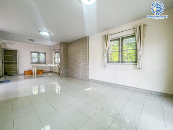 *****บ้านเดี่ยวมือสอง โครงการ เรสซิเด้นซ์พาร์ค3 รามอินทรา เนื้อที่ 50.40 ตร.ว. ฟังก์ชัน 3 ห้องนอน 2 ห้องน้ำ 1 ที่จอดรถ บ้านหลังใหญ่พร้อมอยู่ บนทำเลดีเดินทางสะดวก เชื่อมต่อถนนคู้บอน ถนนรามอินทรา ถนนวัชรพล ใกล้รถไฟฟ้าสายสีชมพู "สถานีรามอินทรา กม.6" และจุดขึ้นทางด่วน "รามอินทรา-วงแหวน"