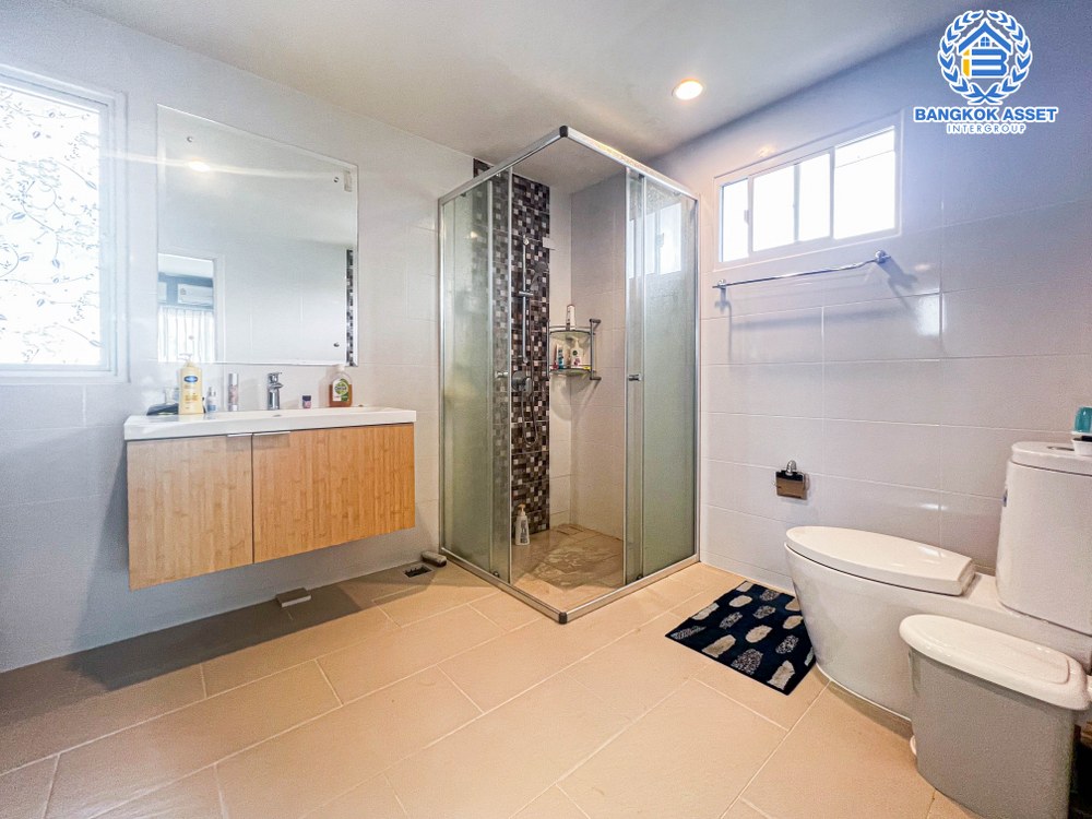 *****บ้านเดี่ยวมือสอง โครงการ เดอะแพลนท์ ปิ่นเกล้า-กาญจนาภิเษก หลังมุม เนื้อที่ 63.10 ตร.ว ฟังก์ชัน 3 ห้องนอน 3 ห้องน้ำ 2 ที่จอดรถ ภายในสภาพดี ตกแต่งต่อเติมให้ครบ พร้อมเข้าอยู่ ทำเลดีใกล้รถไฟฟ้าสีม่วง "สถานีตลาดบางใหญ่" และทางด่วน "ศรีรัช"