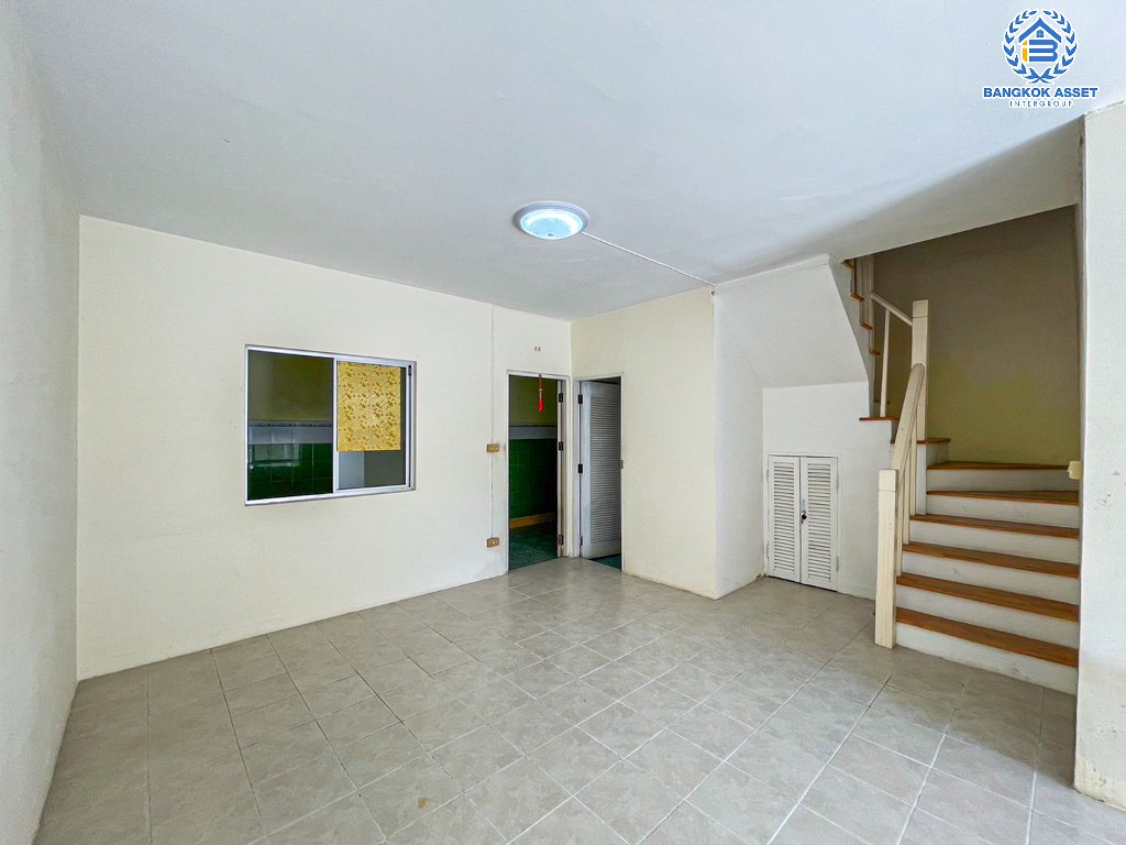 *****ทาวน์เฮ้าส์มือสอง โครงการ พฤกษา37 กาญจนาภิเษก เนื้อที่กว้าง 17 ตร.ว. ฟังก์ชัน 3 ห้องนอน 2 ห้องน้ำ 1 ที่จอดรถ ภายในสภาพดี พร้อมเข้าอยู่ บนทำเลเดินทางสะดวก เชื่อมต่อถนนกาญจนาภิเษก ซอยวัดพระนอน ถนนคลองถนน ใกล้ห้างสรรพสินค้าเซ็นทรัลเวสต์เกต