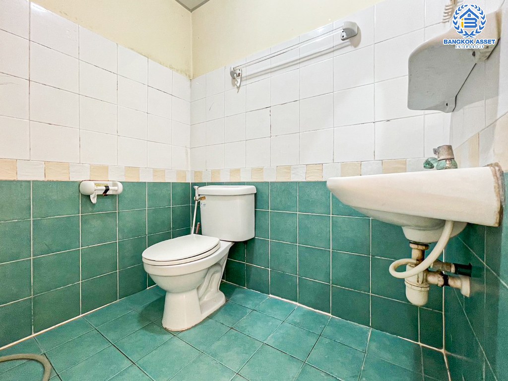 *****ทาวน์เฮ้าส์มือสอง โครงการ พฤกษา37 กาญจนาภิเษก เนื้อที่กว้าง 17 ตร.ว. ฟังก์ชัน 3 ห้องนอน 2 ห้องน้ำ 1 ที่จอดรถ ภายในสภาพดี พร้อมเข้าอยู่ บนทำเลเดินทางสะดวก เชื่อมต่อถนนกาญจนาภิเษก ซอยวัดพระนอน ถนนคลองถนน ใกล้ห้างสรรพสินค้าเซ็นทรัลเวสต์เกต