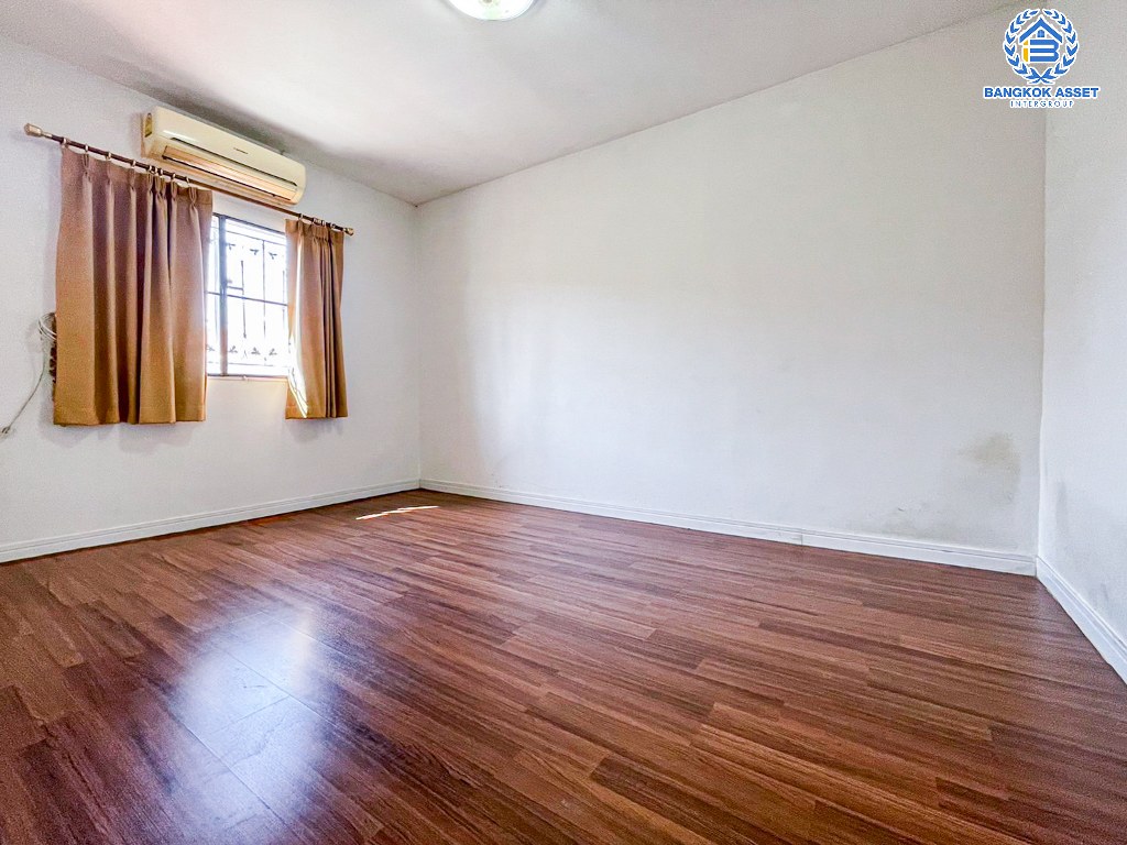 *****ทาวน์เฮ้าส์มือสอง โครงการ พฤกษา37 กาญจนาภิเษก เนื้อที่กว้าง 17 ตร.ว. ฟังก์ชัน 3 ห้องนอน 2 ห้องน้ำ 1 ที่จอดรถ ภายในสภาพดี พร้อมเข้าอยู่ บนทำเลเดินทางสะดวก เชื่อมต่อถนนกาญจนาภิเษก ซอยวัดพระนอน ถนนคลองถนน ใกล้ห้างสรรพสินค้าเซ็นทรัลเวสต์เกต