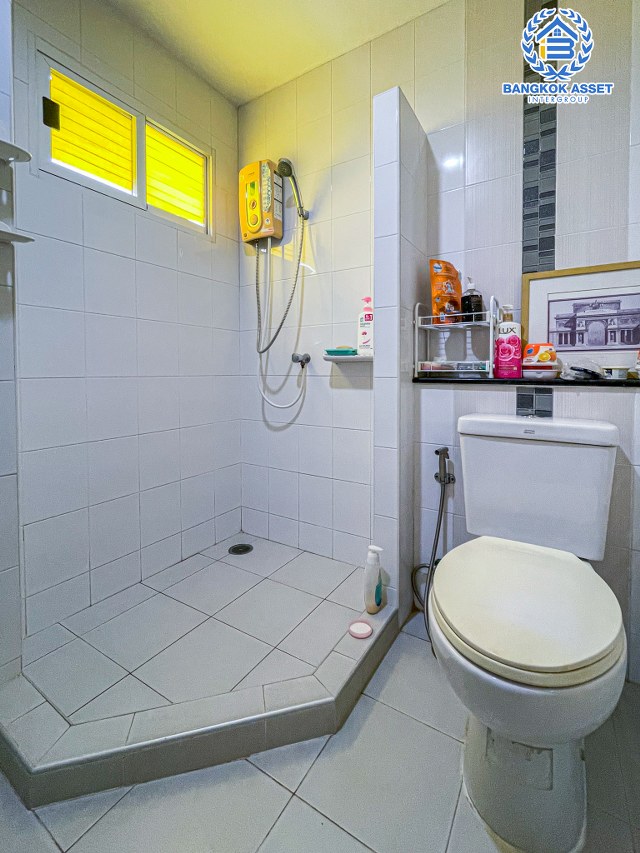 *****บ้านเดี่ยวมือสองกรุงเทพมหานคร โครงการ ภัสสร19 วัชรพล-วงแหวน หลังมุม! เนื้อที่กว้างมากถึง 59.2 ตร.ว. ฟังก์ชัน 3 ห้องนอน 2 ห้องน้ำ 1 ที่จอดรถ บ้านสภาพดี บนทำเลแห่งการเดินทาง เชื่อมต่อถนนจตุโชติ, ถนนสายไหม, ถนนพหลโยธิน, ถนนลำลูกกา และทางด่วน "จตุโชติ" ในราคาสุดคุ้ม!