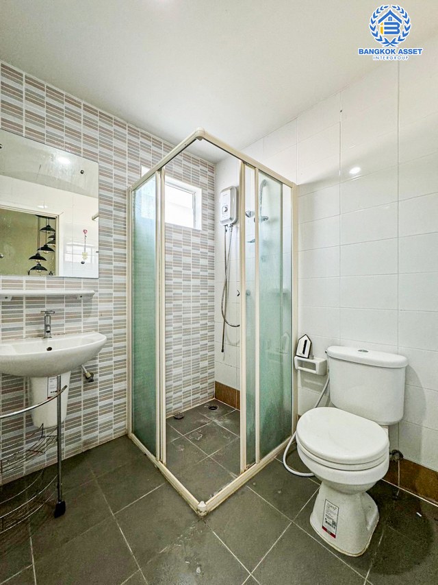 *****ทาวน์เฮ้าส์มือสองนนทบุรี โครงการ พฤกษาวิลล์43 พระราม5-นครอินทร์ หลังมุม! เนื้อที่กว้าง 24.1 ตร.ว. ฟังก์ชัน 3 ห้องนอน 2 ห้องน้ำ 1 ที่จอดรถ แถมฟรี! เครื่องปรับอากาศ, เครื่องทำน้ำอุ่น บนทำเลเดินทางสะดวก เชื่อมต่อ ถนนนครอินทร์, ถนนกาญจนาภิเษก ใกล้วงเวียนพระราม5-ราชพฤกษ์ และทางด่วน "ศรีรัช" จองเลย