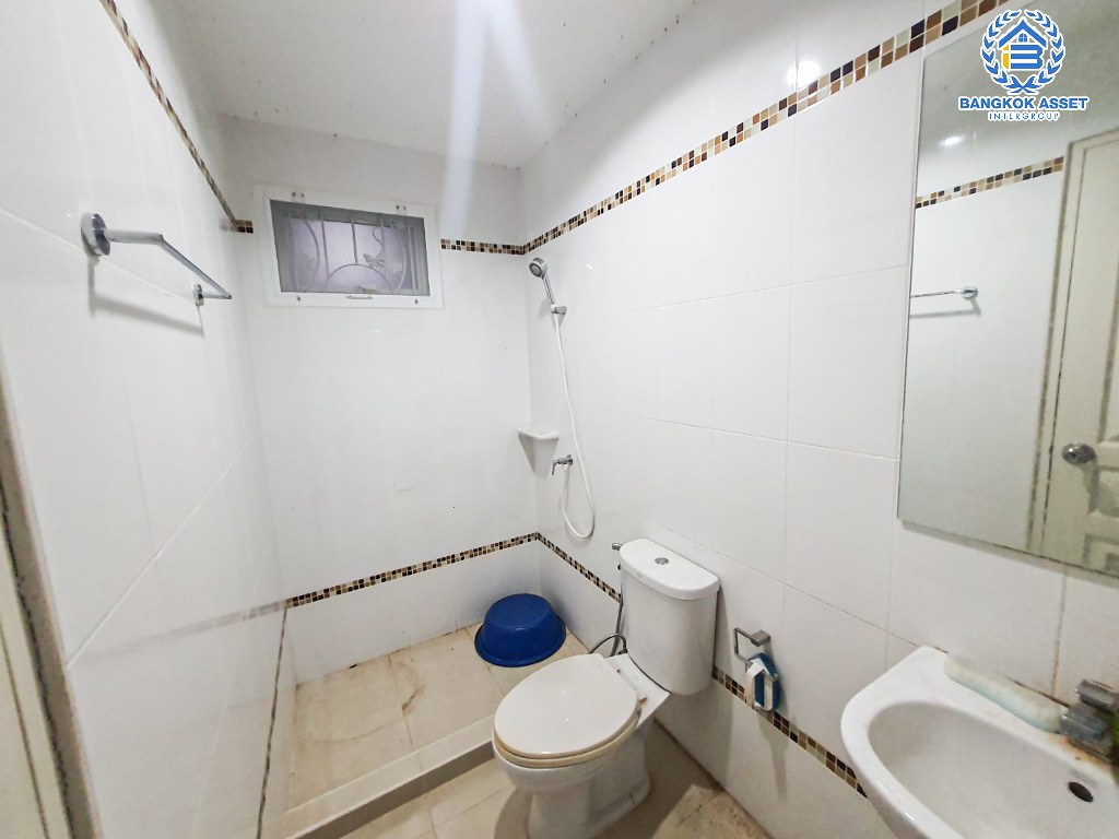 *****บ้านแฝดมือสอง โครงการ เพลิน ราชพฤกษ์ เนื้อที่กว้าง 35 ตร.ว. ฟังก์ชัน 3 ห้องนอน 2 ห้องน้ำ 1 ที่จอดรถ บนทำเลเดินทางสะดวก เชื่อมต่อถนนบางกรวย-ไทรน้อย ถนนบางใหญ่-บางคูลัด ถนนกาญจนาภิเษก ใกล้รถไฟฟ้าสายสีม่วง "สถานีบางพลู" และจุดขึ้นทางด่วน "ศรีรัช-วงแหวนฯ"