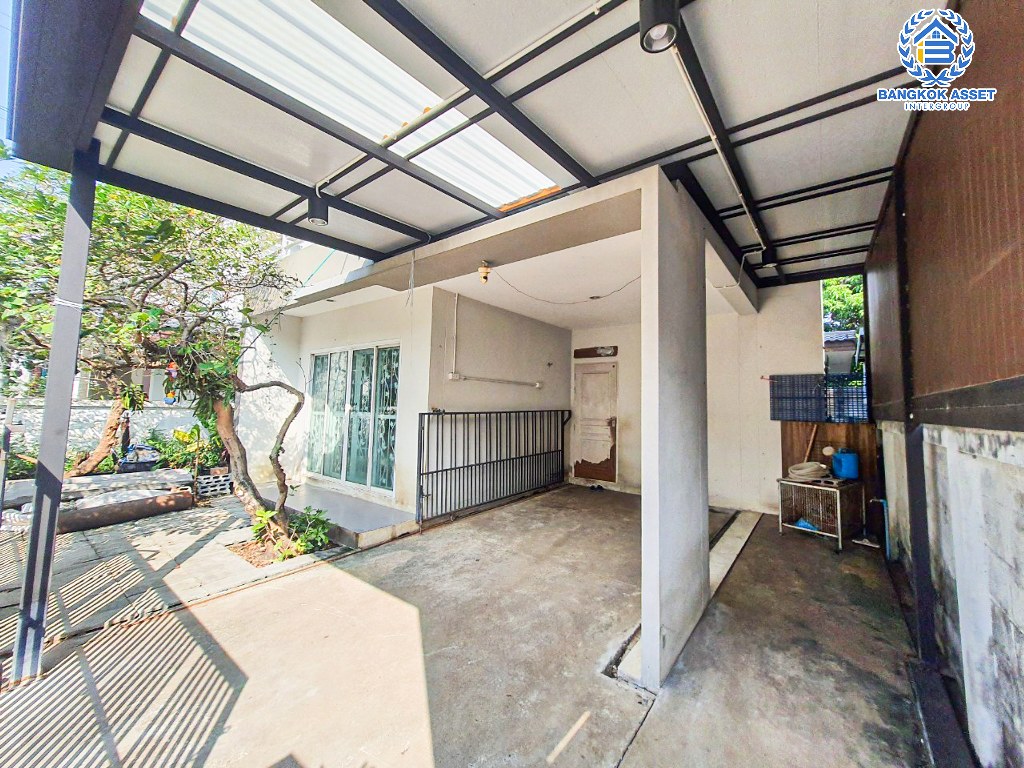 *****บ้านแฝดมือสอง โครงการ เพลิน ราชพฤกษ์ เนื้อที่กว้าง 35 ตร.ว. ฟังก์ชัน 3 ห้องนอน 2 ห้องน้ำ 1 ที่จอดรถ บนทำเลเดินทางสะดวก เชื่อมต่อถนนบางกรวย-ไทรน้อย ถนนบางใหญ่-บางคูลัด ถนนกาญจนาภิเษก ใกล้รถไฟฟ้าสายสีม่วง "สถานีบางพลู" และจุดขึ้นทางด่วน "ศรีรัช-วงแหวนฯ"