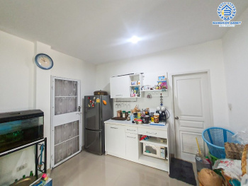 *****บ้านแฝดมือสอง โครงการ เพลิน ราชพฤกษ์ เนื้อที่กว้าง 35 ตร.ว. ฟังก์ชัน 3 ห้องนอน 2 ห้องน้ำ 1 ที่จอดรถ บนทำเลเดินทางสะดวก เชื่อมต่อถนนบางกรวย-ไทรน้อย ถนนบางใหญ่-บางคูลัด ถนนกาญจนาภิเษก ใกล้รถไฟฟ้าสายสีม่วง "สถานีบางพลู" และจุดขึ้นทางด่วน "ศรีรัช-วงแหวนฯ"