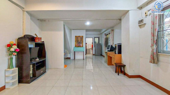 *****ทาวน์เฮ้าส์มือสอง โครงการ ริมน้ำ หลักหก หลังมุม เนื้อที่กว้าง 26 ตร.ว. ฟังก์ชัน 2 ห้องนอน 2 ห้องน้ำ 2 ที่จอดรถ บ้านสภาพดีเยี่ยม พร้อมเข้าอยู่ แถมฟรี! เครื่องปรับอากาศ โครงการบนทำเลดี เชื่อมต่อถนนสรงประภา ถนนวิภาวดีรังสิต ถนนศรีสมาน ใกล้รถไฟฟ้าสายสีแดงเข้ม "สถานีหลักหก"