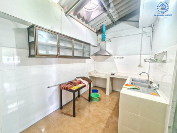 *****ทาวน์เฮ้าส์มือสองกรุงเทพมหานคร หมู่บ้าน ร่มโพธิ์ สุขุมวิท เนื้อที่ 16 ตร.ว. ฟังก์ชัน 2 ห้องนอน 1 ห้องน้ำ 1 ที่จอดรถ แถมฟรี! 2 เครื่องปรับอากาศ 1 เครื่องทำน้ำอุ่น บนทำเลเดินทางสะดวก เชื่อมต่อถนนสุขุมวิท, ถนนอุดมสุข ใกล้รถไฟฟ้าสายสีเขียว "สถานีบางนา" เพียง 6 นาทีเท่านั้น จองเลย!