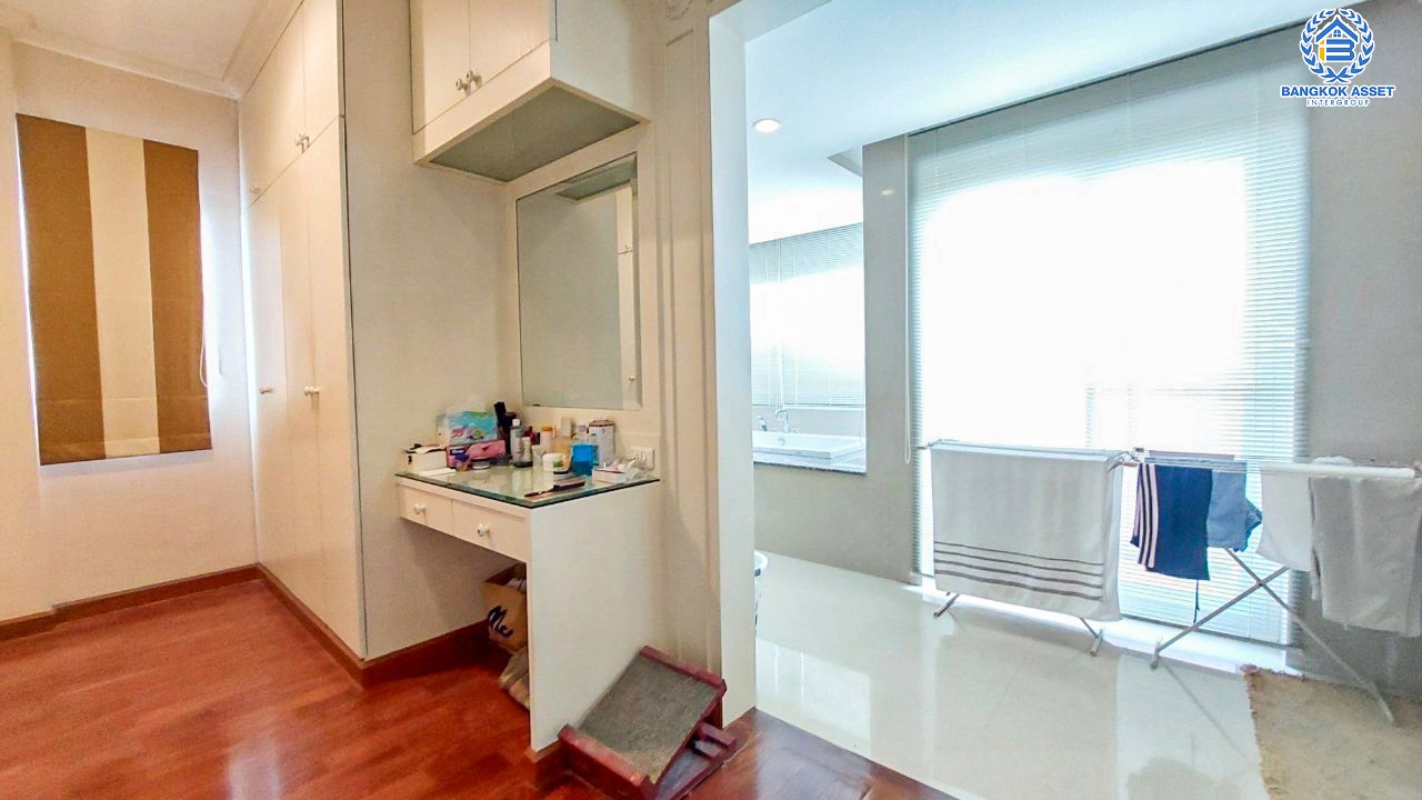 *****บ้านเดี่ยวมือสองนนทบุรี โครงการ ลัดดารมย์ ราชพฤกษ์-รัตนาธิเบศร์2 เนื้อที่กว้างขวางถึง 131.2 ตร.ว. ฟังก์ชัน 5 ห้องนอน 5 ห้องน้ำ 4 ที่จอดรถ บ้านพร้อมเรือนรับรอง บนทำเลแห่งการเดินทาง เชื่อมต่อถนนราชพฤกษ์, ถนนรัตนาธิเบศร์, ถนนชัยพฤกษ์ ใกล้รถไฟฟ้าสายสีม่วง "สถานีบางรักน้อยท่าอิฐ"